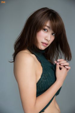 溪水长流水蜜桃