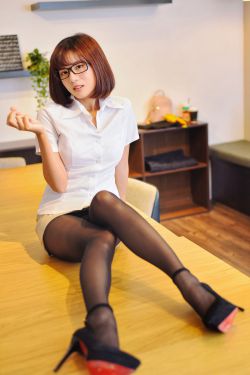 旧里番电梯小姐